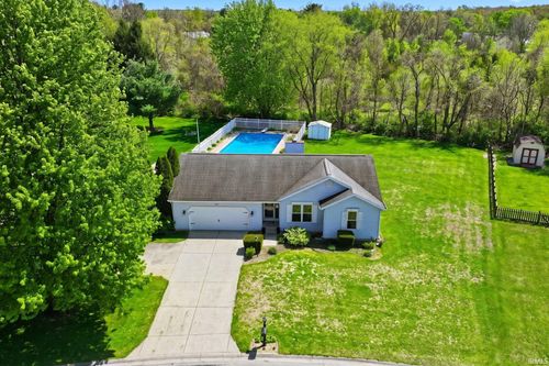 10424 Courtney Ln, Granger, IN, 46530-5813 | Card Image