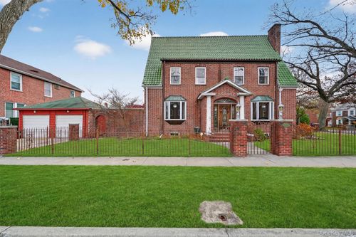 2300 Gunther Ave, Bronx, NY, 10469-6324 | Card Image