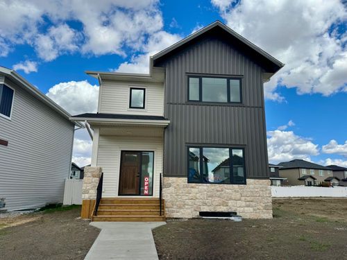 36 Memorial Parkway, Rural Red Deer County, AB, T4E3B7 | Card Image