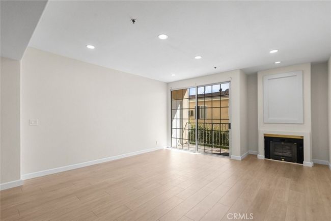 102 - 4348 Mammoth Ave, Condo with 2 bedrooms, 3 bathrooms and null parking in Sherman Oaks CA | Image 10