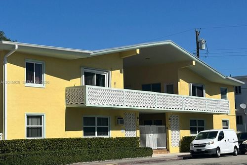 17-8101 Abbott Ave, Miami Beach, FL, 33141-1631 | Card Image