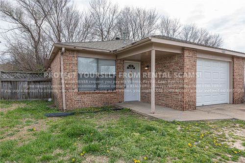 1684 N Dawn Dr, Fayetteville, AR, 72703-6095 | Card Image