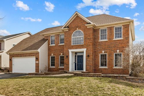 2052 Gardner Cir, Aurora, IL, 60503-6229 | Card Image