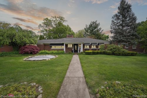 511 S Gulley Rd, Dearborn, MI, 48124-1247 | Card Image