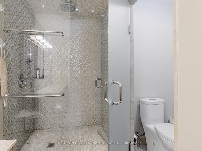 106 Disera Dr, Condo with 3 bedrooms, 3 bathrooms and 2 parking in Vaughan ON | Image 30
