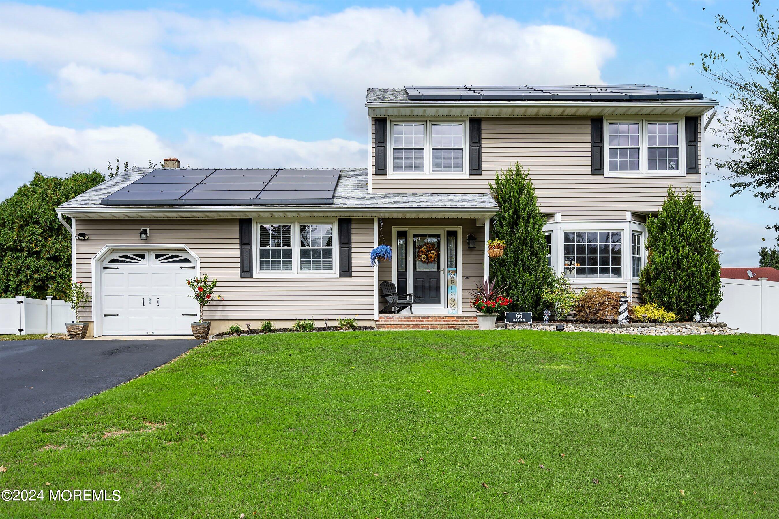 Lisa Ct, Toms River, NJ 08753