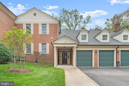 554-7255 Glen Hollow Court, ANNANDALE, VA, 22003 | Card Image