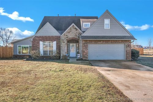 15052 E 117th Street N, Collinsville, OK, 74021 | Card Image