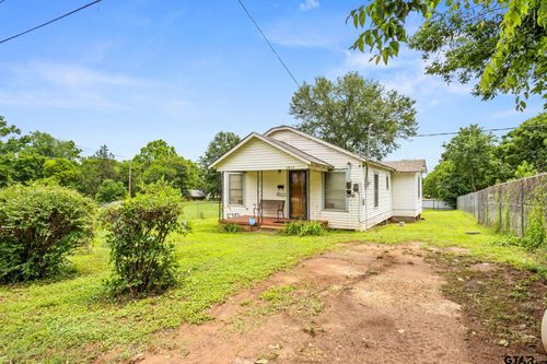 1011 Clemons Dr, Jacksonville, TX, 75766-4213 | Card Image