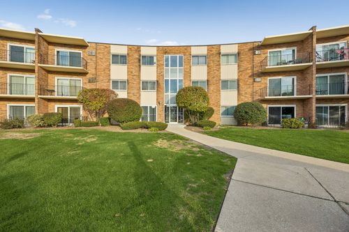 202-9724 S Karlov Ave, Oak Lawn, IL, 60453-3368 | Card Image