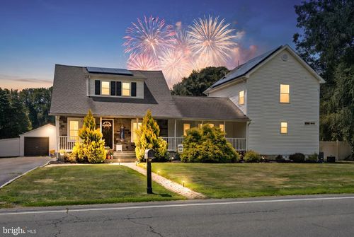 400 Monmouth St, East Windsor, NJ, 08520-4908 | Card Image