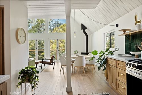 209 Massive Rd, Lake Arrowhead, CA, 92352-9721 | Card Image