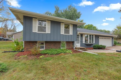 713 Centennial St, Cambridge, MN, 55008-1084 | Card Image