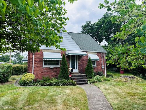 517 Fairway Blvd, Willowick, OH, 44095-5065 | Card Image