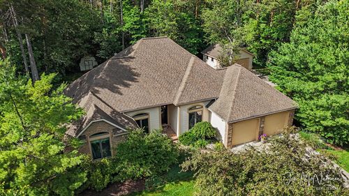 3701 Webber Pnes Ne, Grand Rapids, MI, 49525-9423 | Card Image
