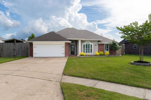 123 Chartres Ct, La Place, LA, 70068-6491 | Card Image