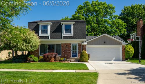16282 Truwood St, Woodhaven, MI, 48183-1622 | Card Image