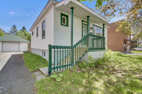 751 Rue De L, Eglise Street, Overbrook - Castleheights and Area, ON, K1K3K5 | Card Image