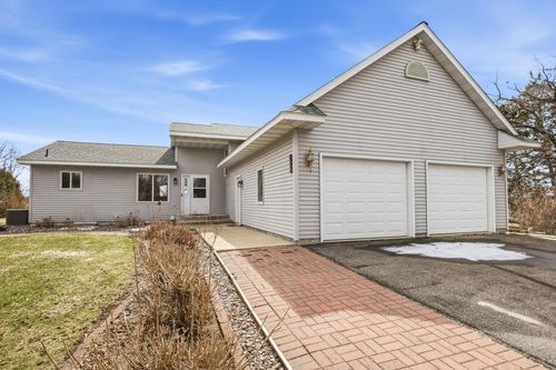 12323 212th Ave Ne, New London, MN, 56273-9805 | Card Image