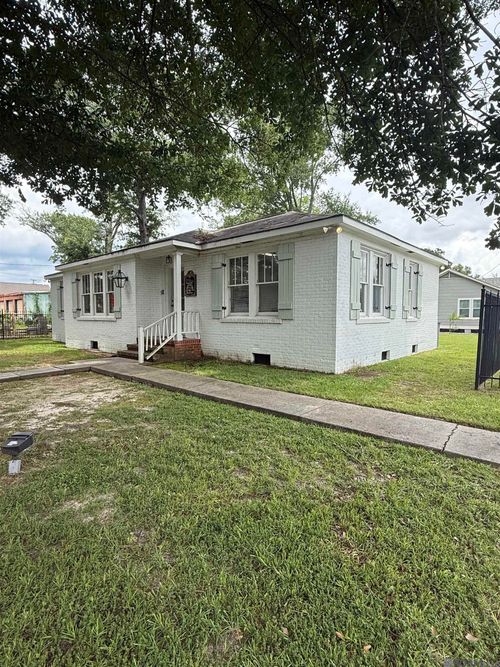 208 N Leo St, Baton Rouge, LA, 70806-3909 | Card Image