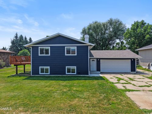 1707 4th St Ne, Mandan, ND, 58554-3815 | Card Image