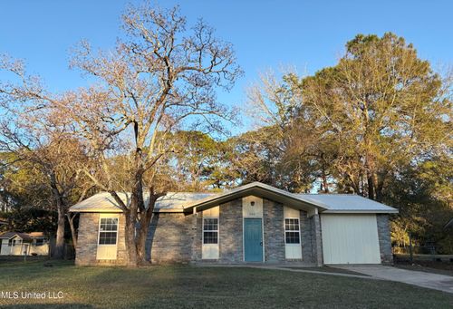 2412 Oxford Dr, Gautier, MS, 39553-6924 | Card Image