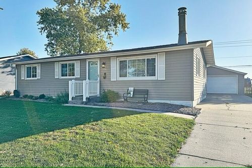 2623 N 15th Pl, Fort Dodge, IA, 50501-7222 | Card Image