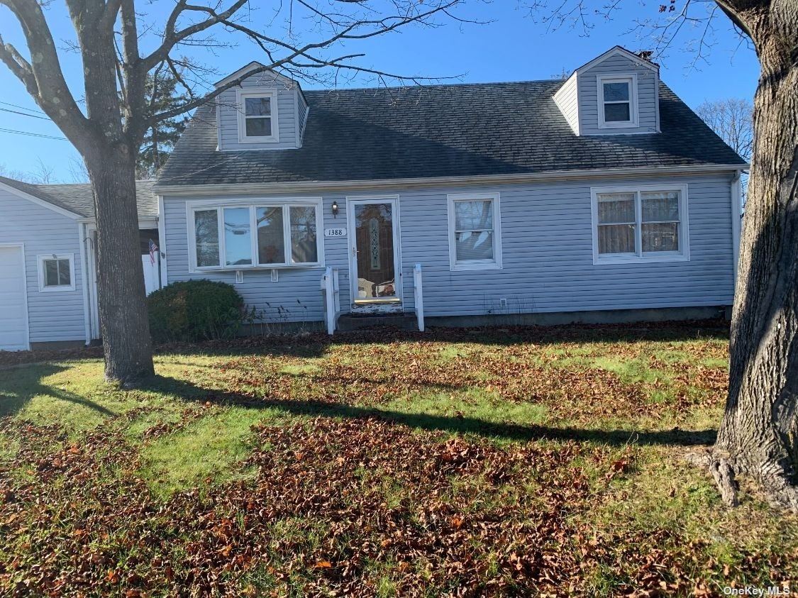 Richland Blvd, Bay Shore, NY 11706