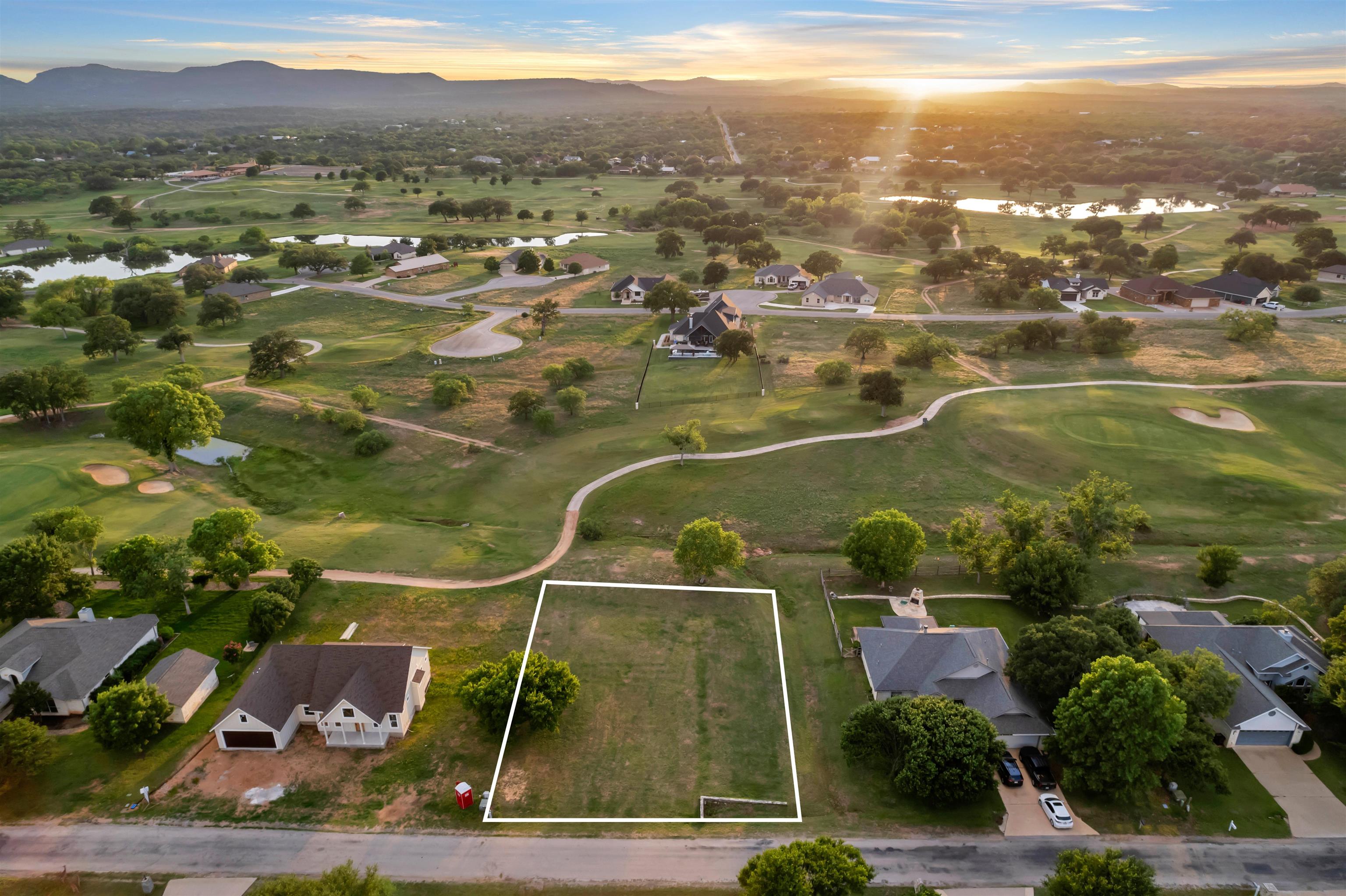 Land in Kingsland 2