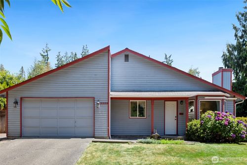 8003 Ne 145th St, Kirkland, WA, 98034-5037 | Card Image