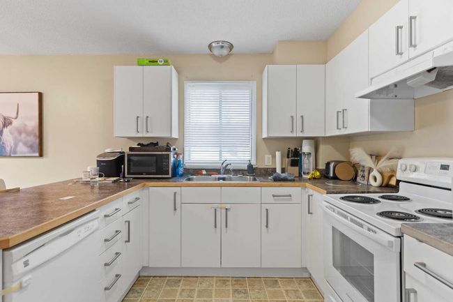 130 8 Ave Sw, Home with 0 bedrooms, 0 bathrooms and 4 parking in High River AB | Image 5