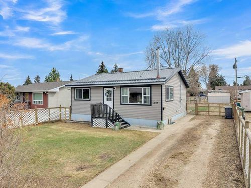 5023 56 Ave, Rimbey, AB, T0C0C2 | Card Image