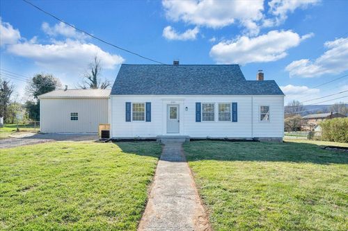 2105 Mountain Ave, Salem, VA, 24153-4833 | Card Image