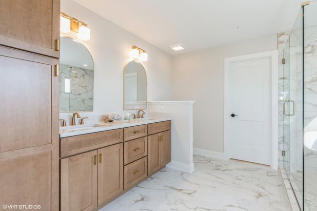 17_13452LakesideAve_168_PrimaryBathroom_ | Image 17