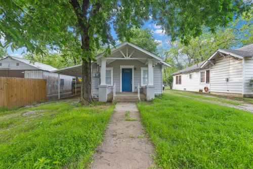 207 W Heard St, Cleburne, TX, 76033-3825 | Card Image