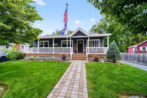 16 Wendover Dr, Poughkeepsie, NY, 12601-6010 | Card Image