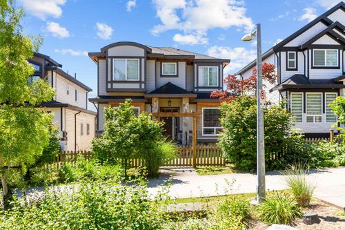 20546 70 Ave, Langley, BC, V2Y0W4 | Card Image