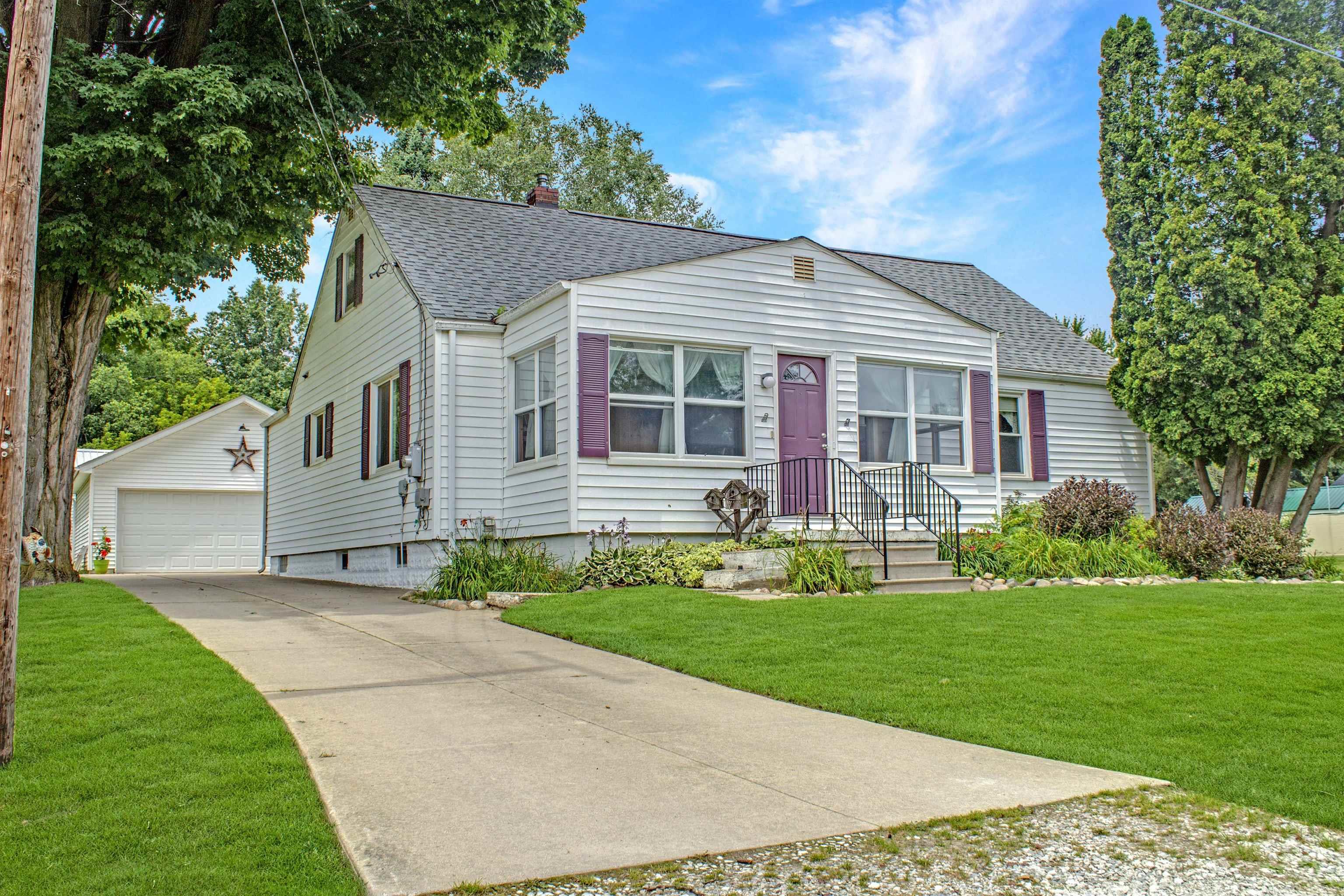 Rich St, Davison, MI 48423