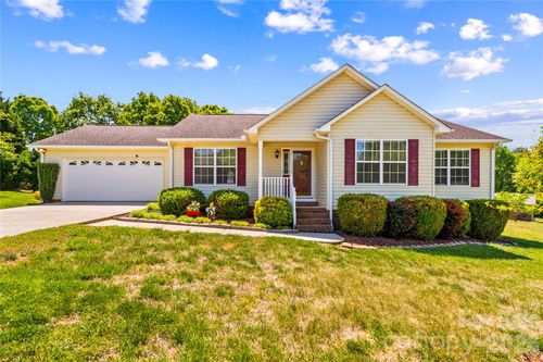 125 Fawnwood Dr, Statesville, NC, 28625-8847 | Card Image