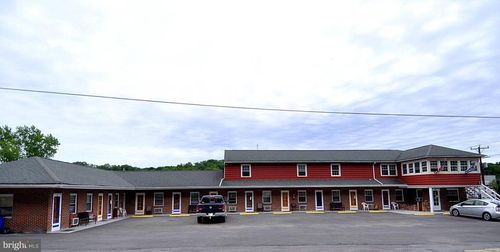 8-268 Wilkes St, BERKELEY SPRINGS, WV, 25411-5300 | Card Image