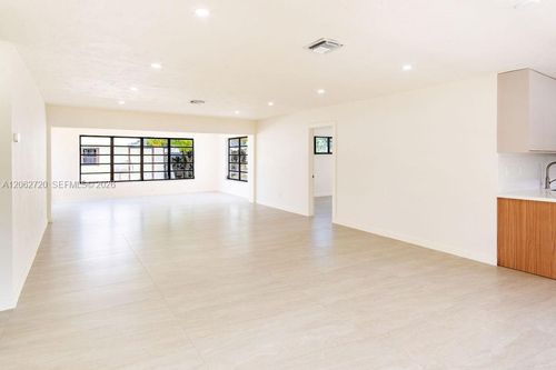 19390 Whispering Pines Rd, Cutler Bay, FL, 33157-8801 | Card Image