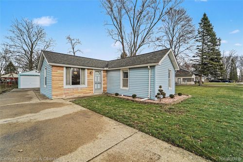 23674 Cora St, Brownstown Twp, MI, 48183-1306 | Card Image