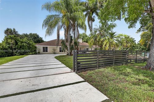 14401 Sw 23rd St, Davie, FL, 33325-5436 | Card Image