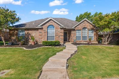 806 Boxwood Drive, House other with 3 bedrooms, 2 bathrooms and null parking in Lewisville TX | Image 1