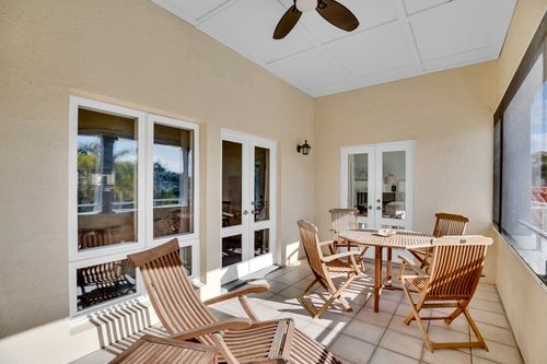 201-5040 Harmony Cir, Vero Beach, FL, 32967-7211 | Card Image