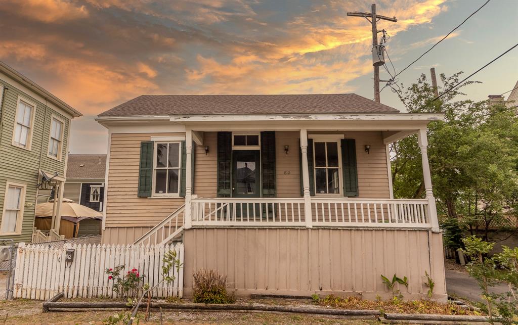 18th St, Galveston, TX 77550