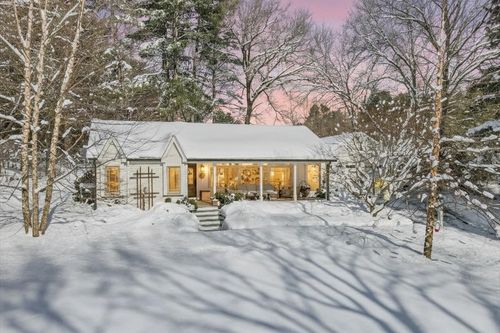 29 Bridge St, Medfield, MA, 02052 | Card Image