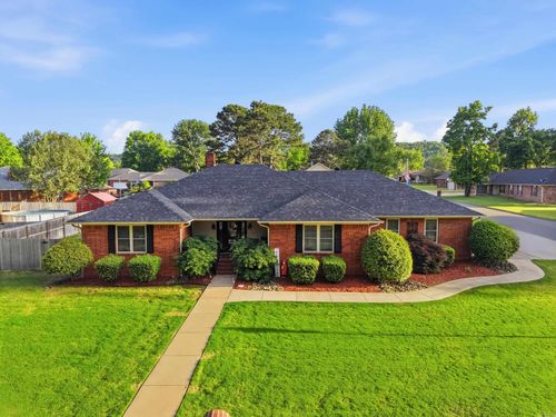 902 Deerfield Ct, Russellville, AR, 72801-4709 | Card Image