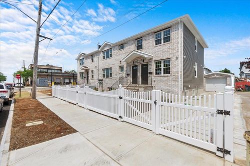 167 145th Dr, Jamaica, NY, 11434-5112 | Card Image