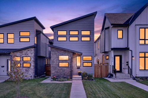 4656 82 St Nw, Calgary, AB, T3B2P7 | Card Image